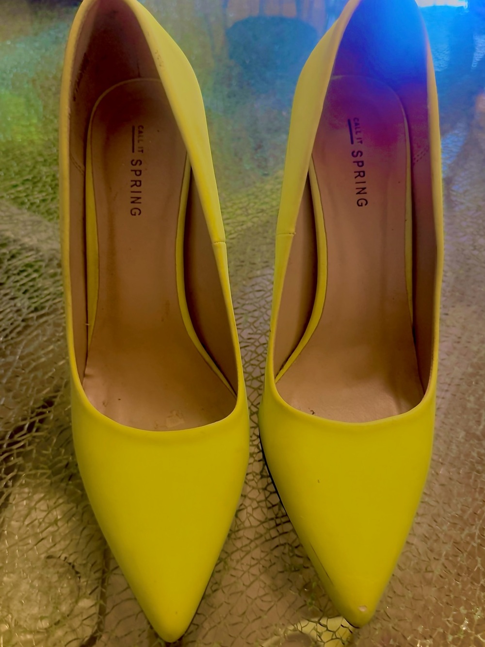 Bright Yellow Pointed-Toe Mid Heel Pumps